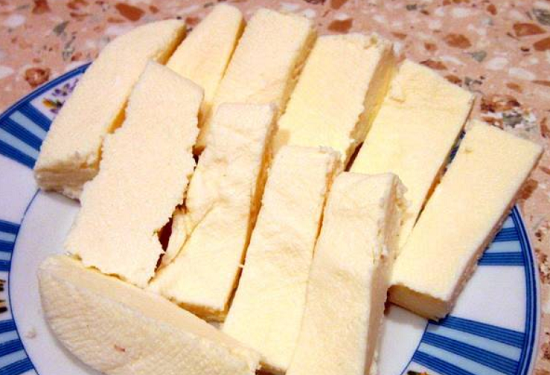 Как приготовить сыр из молока и кефира