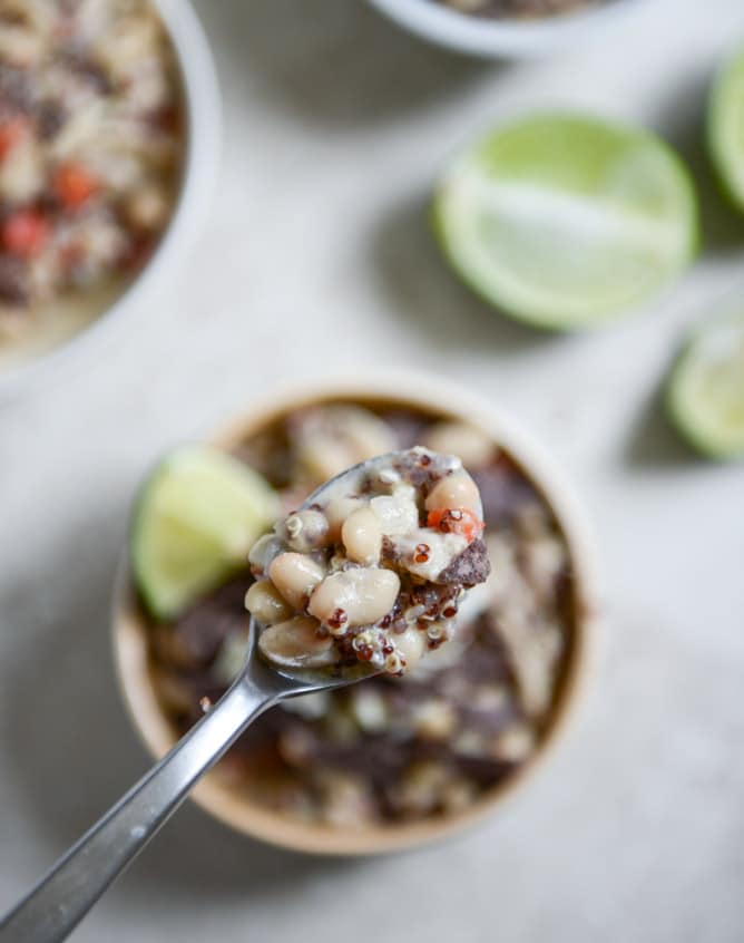 White Chicken Quinoa Chili I howsweeteats.com