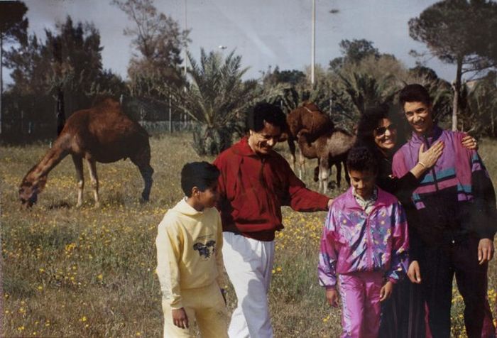 Семейный альбом полковника Каддафи (17 фото)