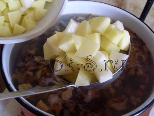 суп из лисичек - картошка