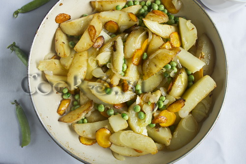 жареная картошка с овощами