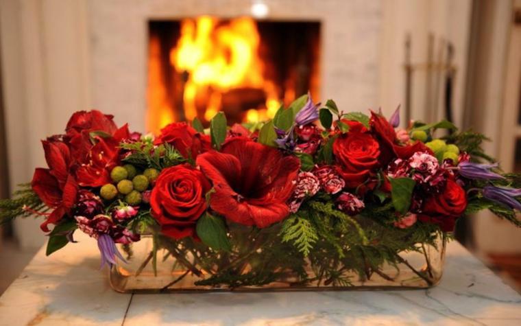 Нежные цветы на колючих ветках: необычные украшения новогодних ёлок, фото № 9