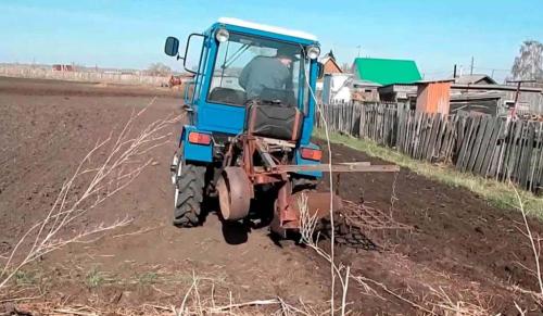 Когда лучше пахать огород весной или осенью. Правильная вспашка осенью и весной.