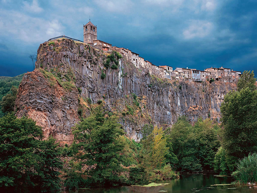 Castellfollit de la Roca в Каталонии