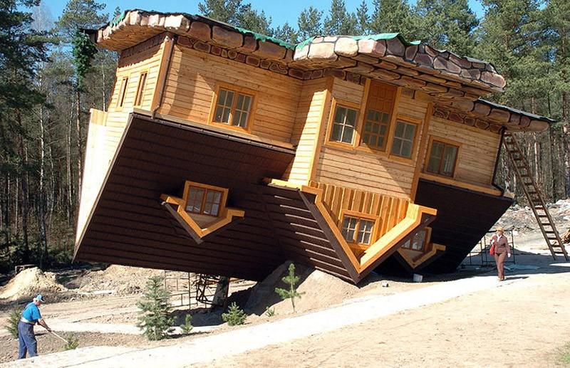 Необычный дом Upside Down House в Польше