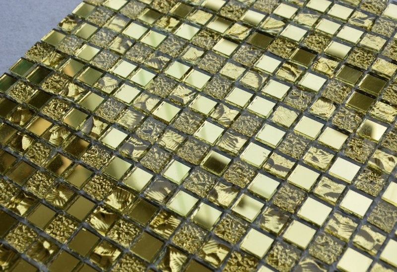 Стеклянная мозаика с имитацией золота для ванной комнаты