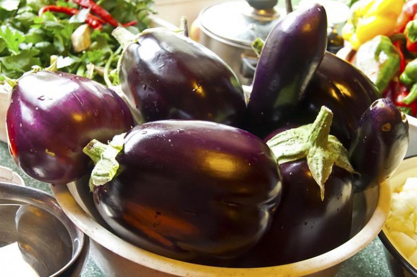Баклажан Чёрный красавец