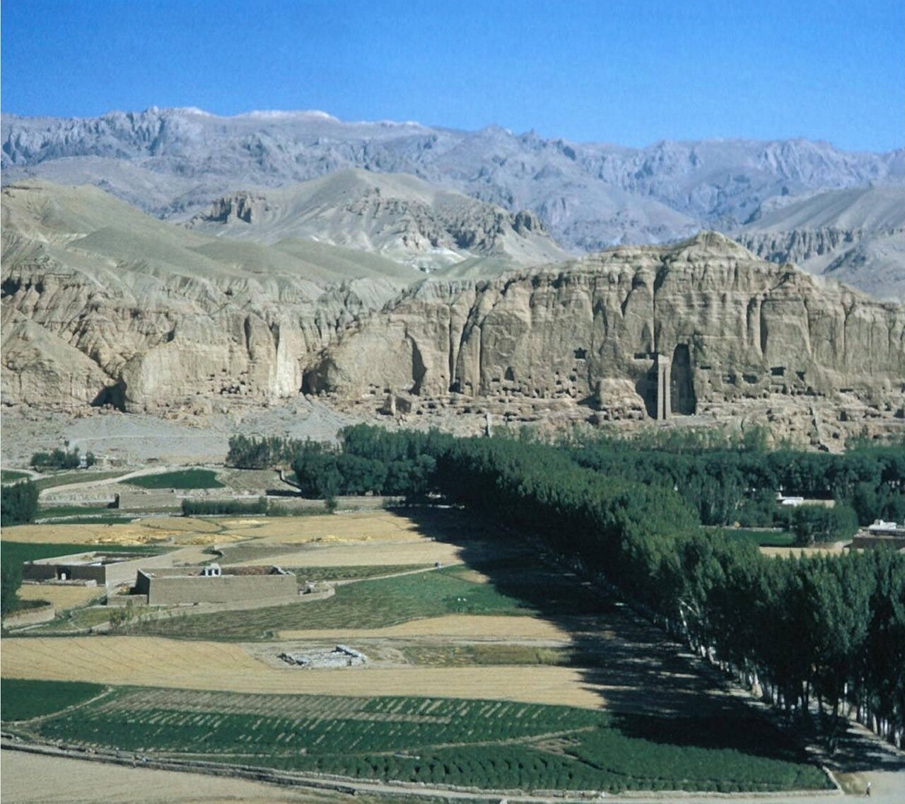Скалы долины Бамиан