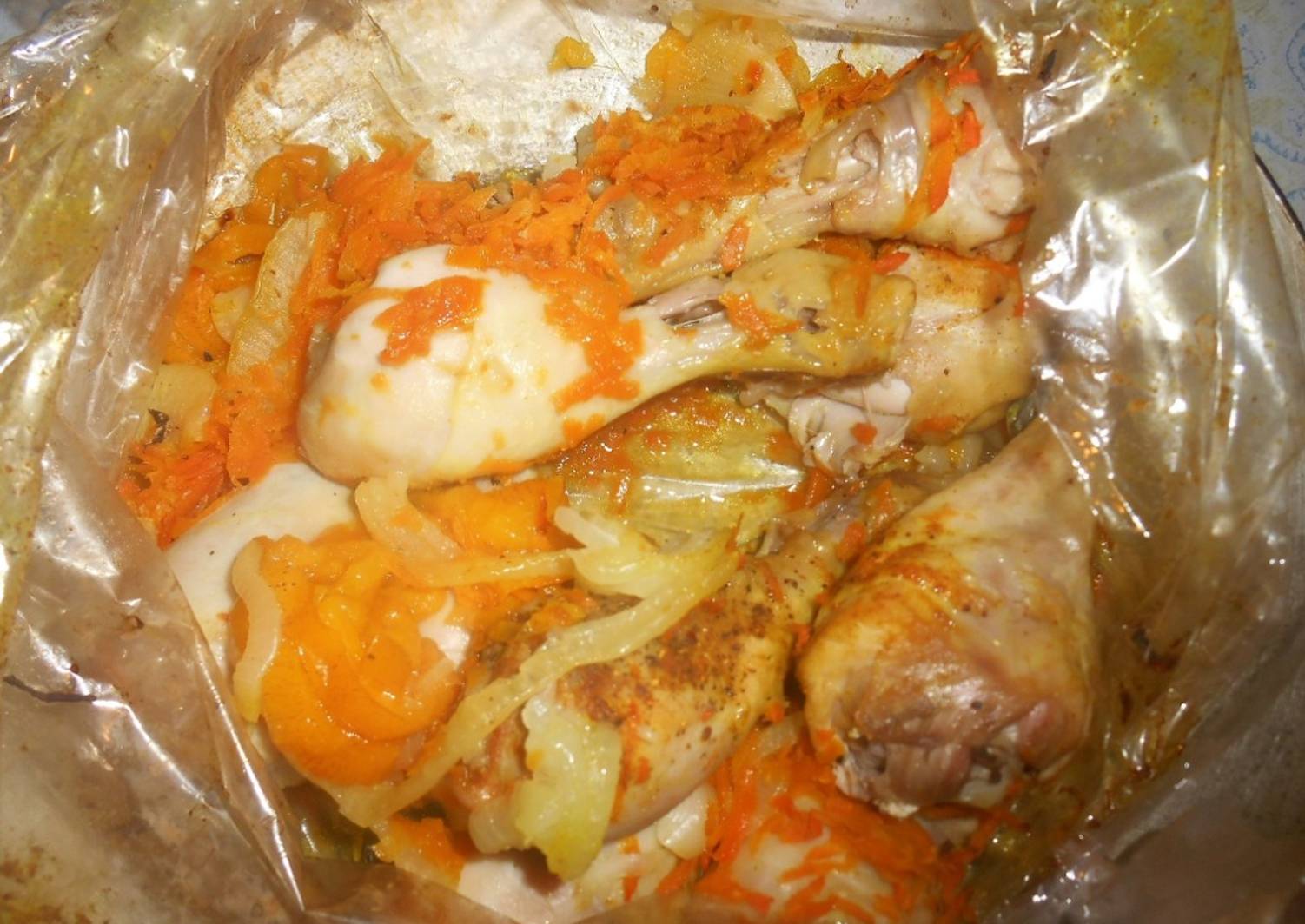 Курица с рисом и овощами в рукаве. Куриные голени в рукаве. Голени запеченные в рукаве. Курица с овощами в рукаве. Курица в рукаве для запекания.