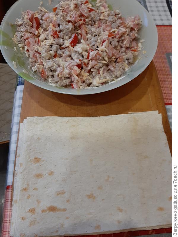 И так все ингридиенты у нас готовы). Вообще обожаю блюда с лавашом))