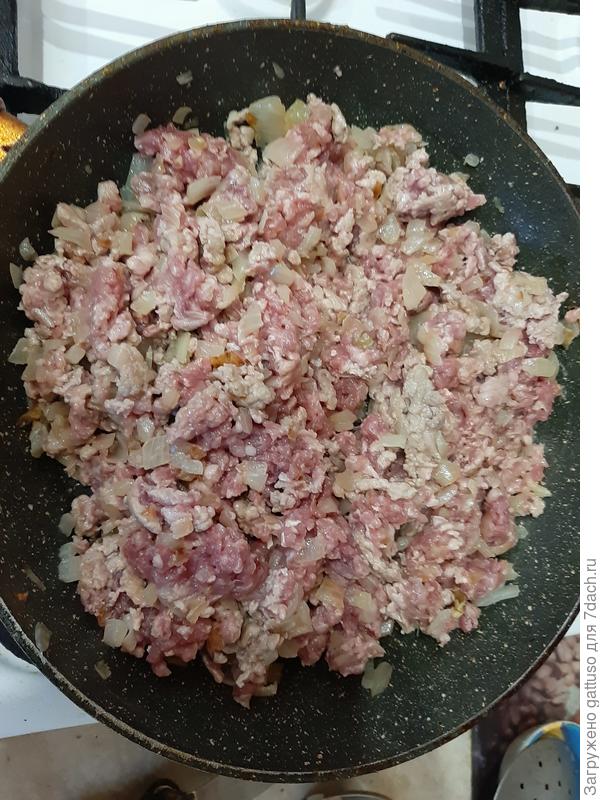 Перемешиваем и обжариваем