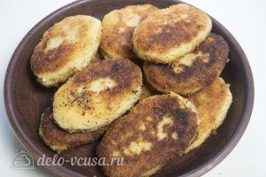 Картофельные зразы с грибами и сыром готовы