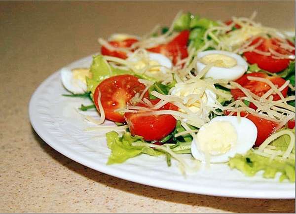 Рецепт с яйцом, томатами и огурцами Фото