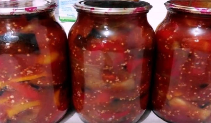 Салат из баклажанов на зиму с перцем в томатном соусе