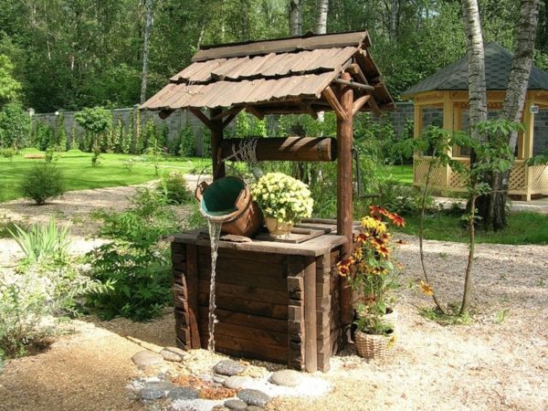 Декоративный колодец