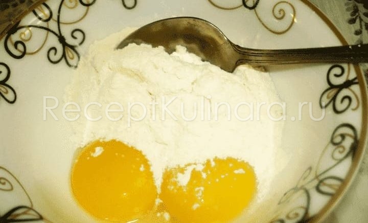 Домашняя лапша на яйцах для супа с курицей