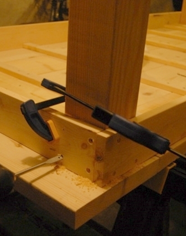 Способ крепления ножек стола