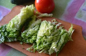 как приготовить салат из капусты огурцов и помидоров