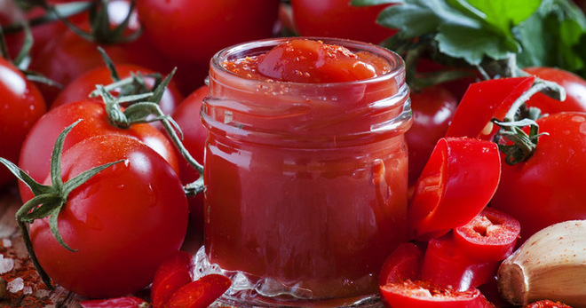 Кетчуп на зиму - 10 самых вкусных рецептов пикантного соуса