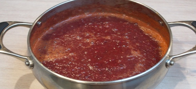 Ткемали с томатной пастой из алычи - рецепт