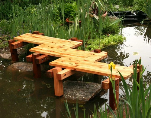 Деревянные мостики в саду фото
