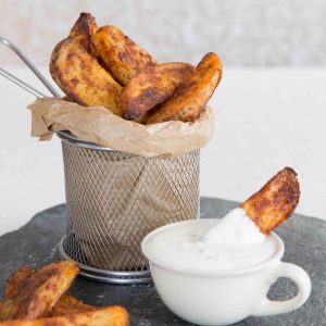 potato wedges served with dip