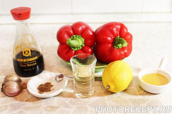 Фото рецепта - Красный соус из болгарских перцев - шаг 1