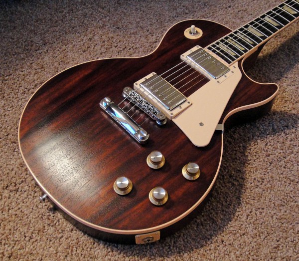 Гитара Gibson Les Paul с корпусом и топом из красного дерева